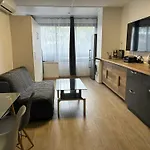 Studio avec vue sur la ville piscine partagee et balcon amenage a Frejus a 2 km de la plage