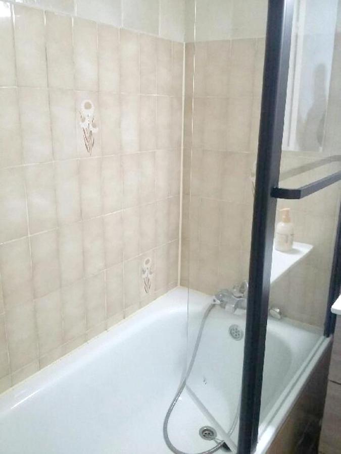 Avec Vue Sur La Piscine Partagee Et Balcon Amenage A A 2 Km De La Appartement Fréjus