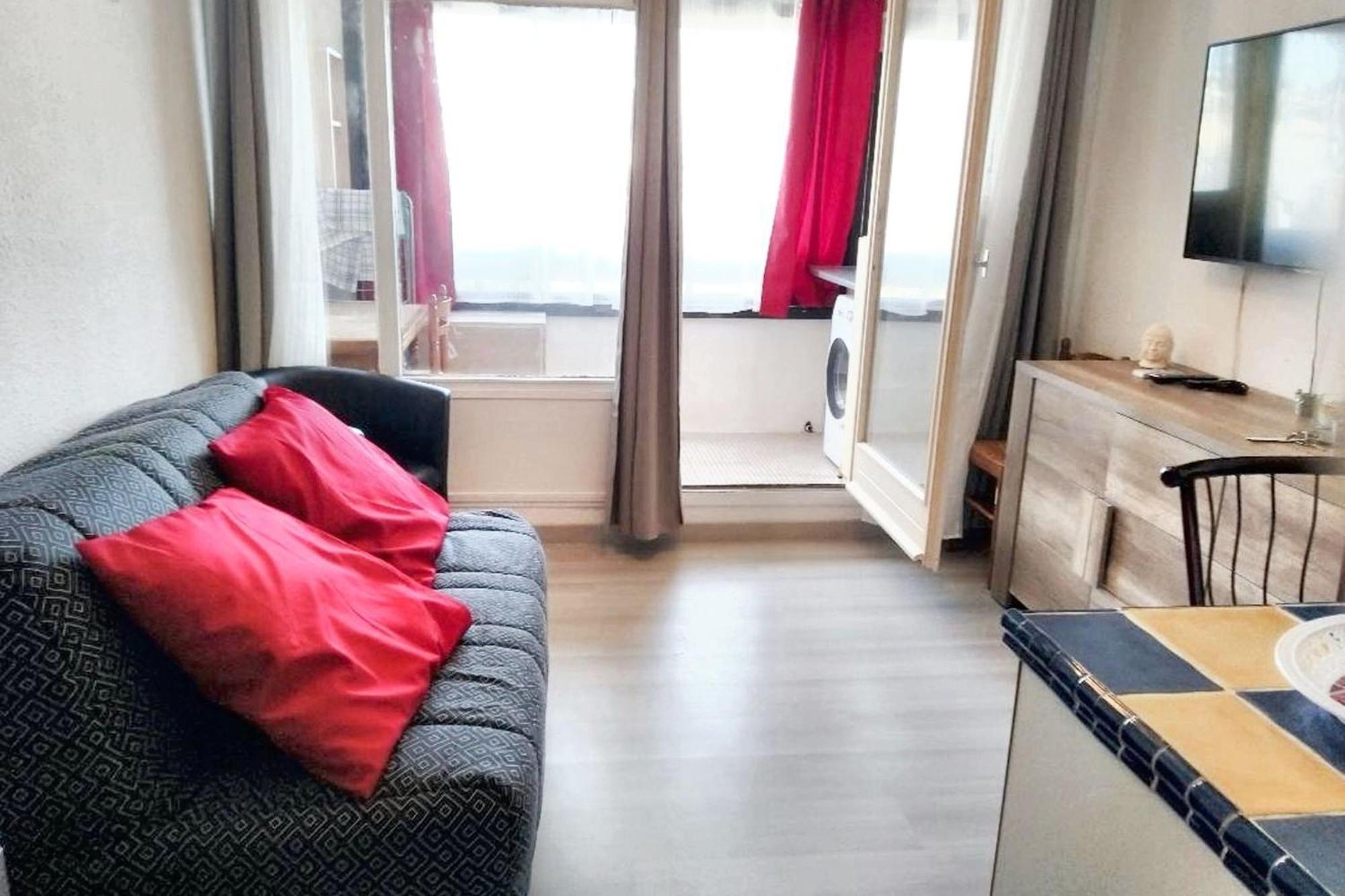 Avec Vue Sur La Piscine Partagee Et Balcon Amenage A A 2 Km De La Fréjus
