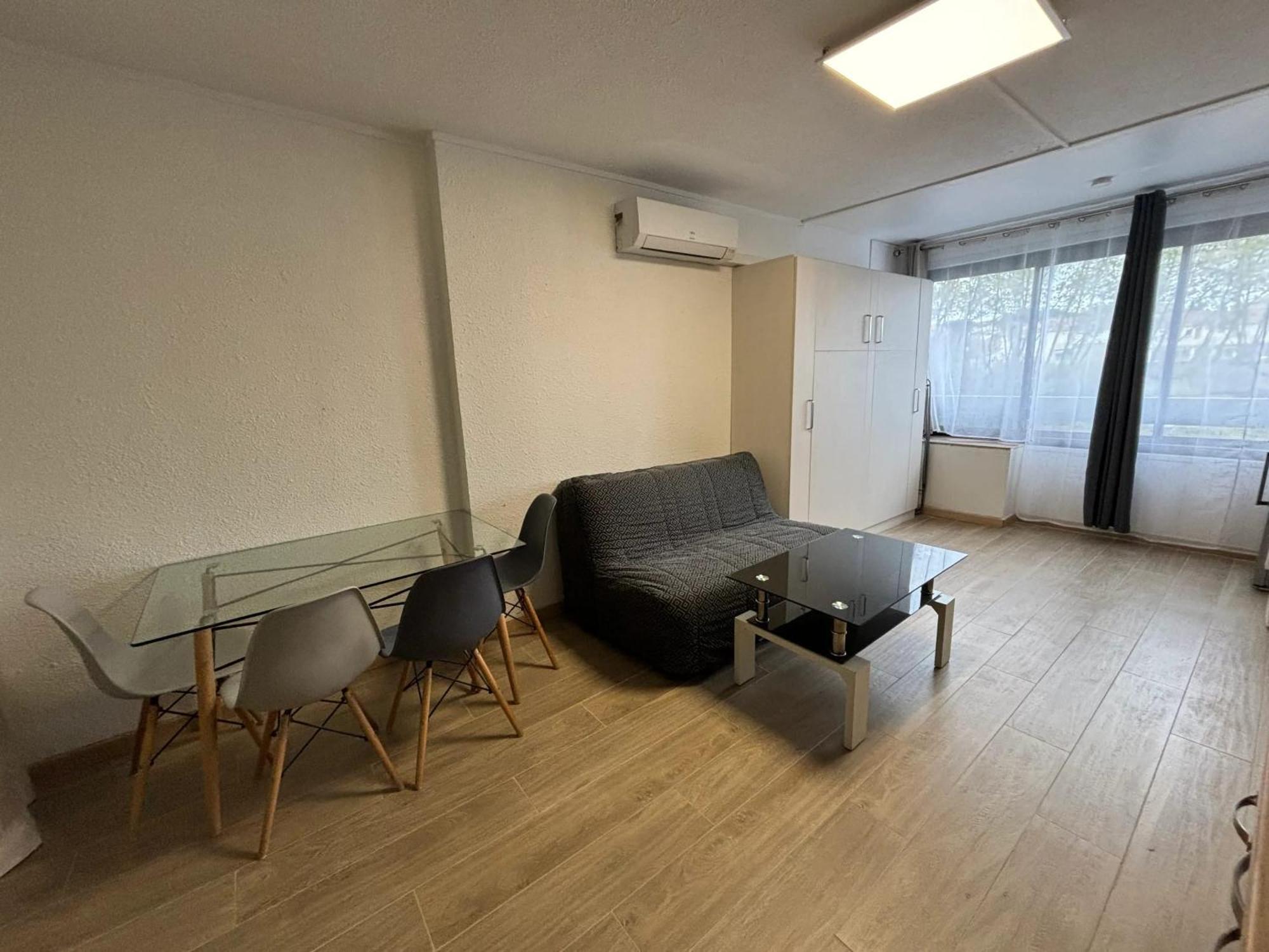 Avec Vue Sur La Piscine Partagee Et Balcon Amenage A A 2 Km De La Appartement Fréjus