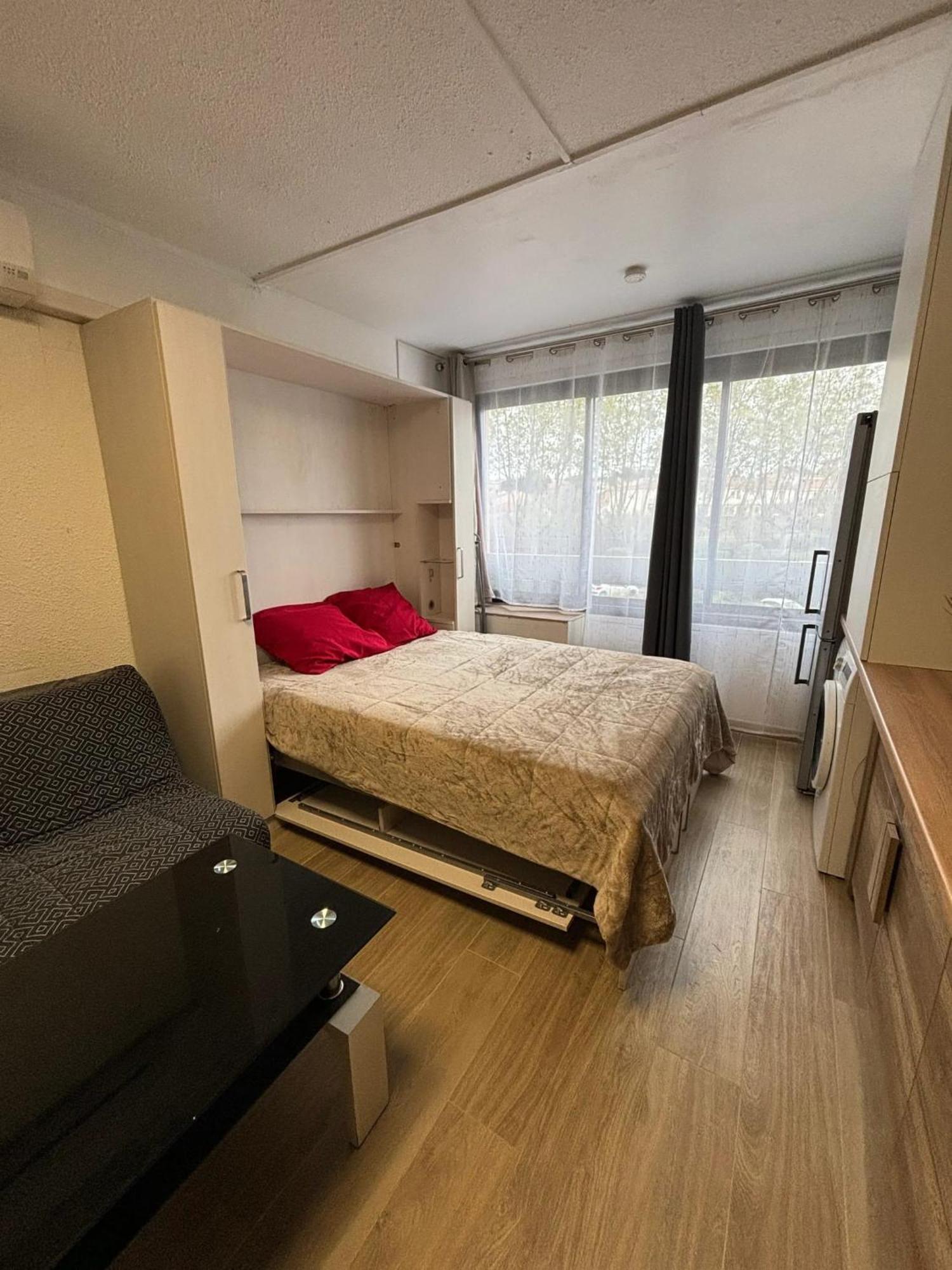 Avec Vue Sur La Piscine Partagee Et Balcon Amenage A A 2 Km De La Appartement