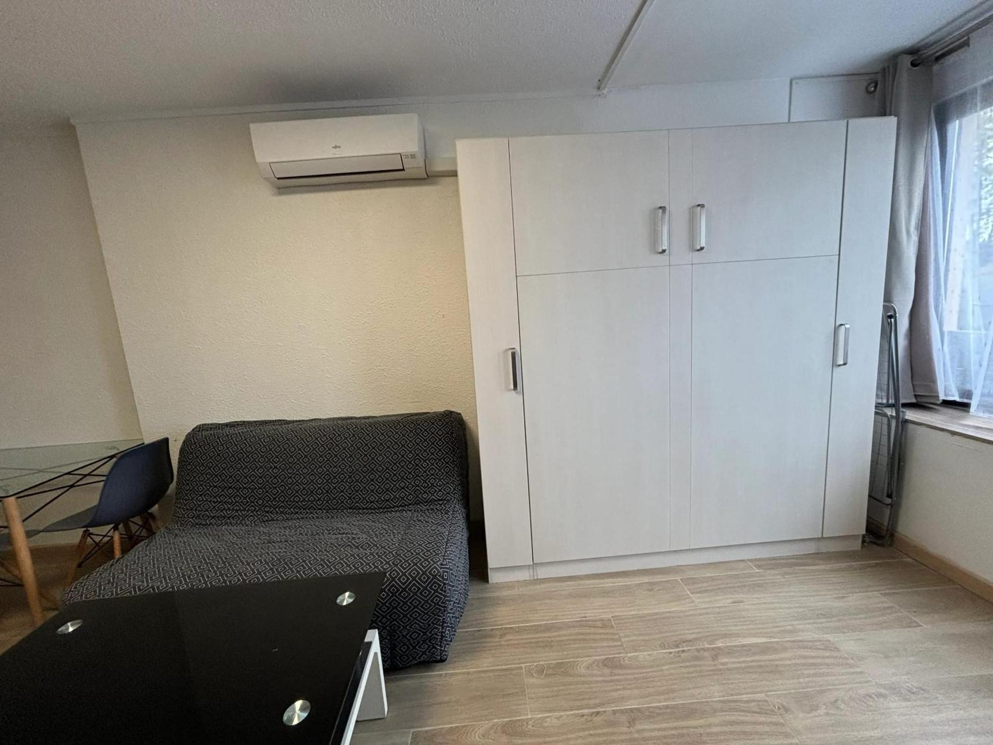 Avec Vue Sur La Piscine Partagee Et Balcon Amenage A A 2 Km De La Fréjus